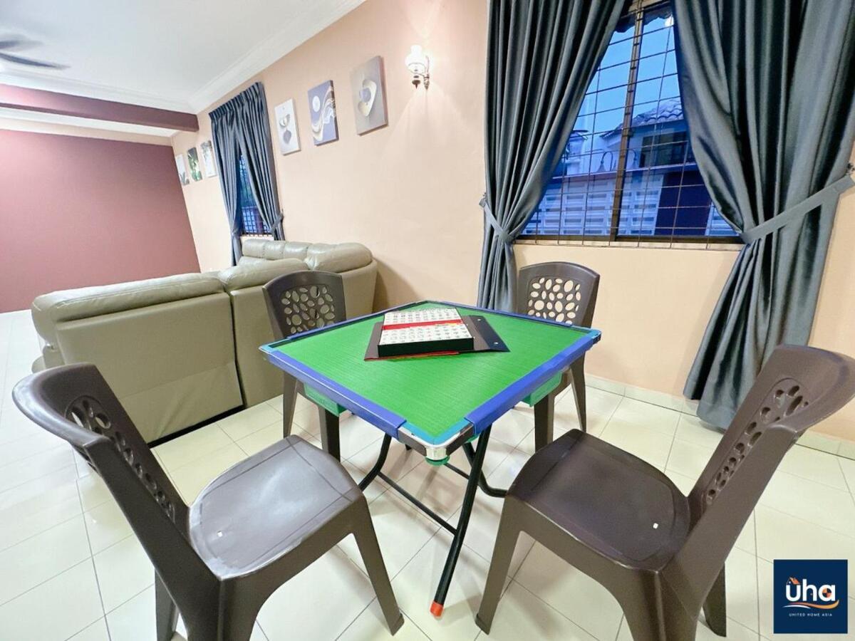 Rumah percutian Taman Iskandar At Bukit Pelangi By Uha *
