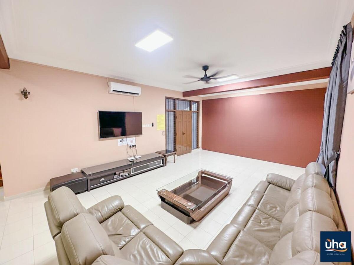 Holiday home Taman Iskandar At Bukit Pelangi By Uha *