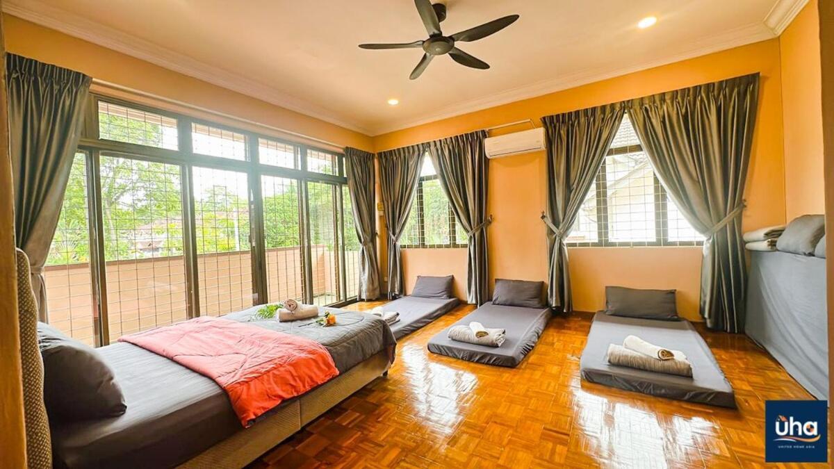 Rumah percutian Taman Iskandar At Bukit Pelangi By Uha *