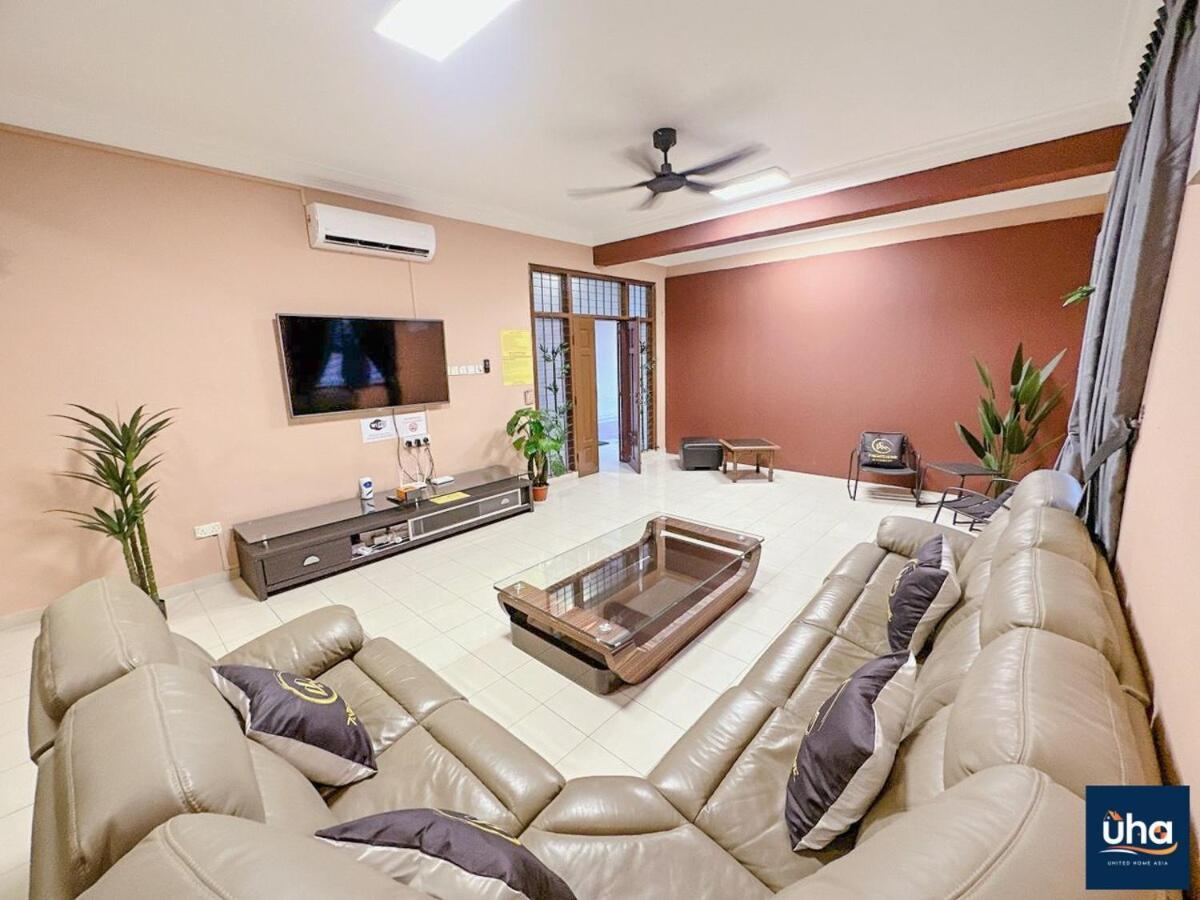 Taman Iskandar At Bukit Pelangi By Uha Holiday home